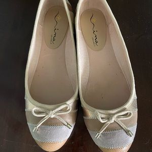 Nina leather ladies ballet flats size 8.5.  Excellent used condition.